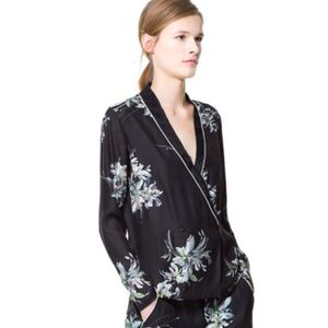 Zara Woman Black Blouse Floral Satin MEDIUM Asian Eclectic Poly Silk Wrap